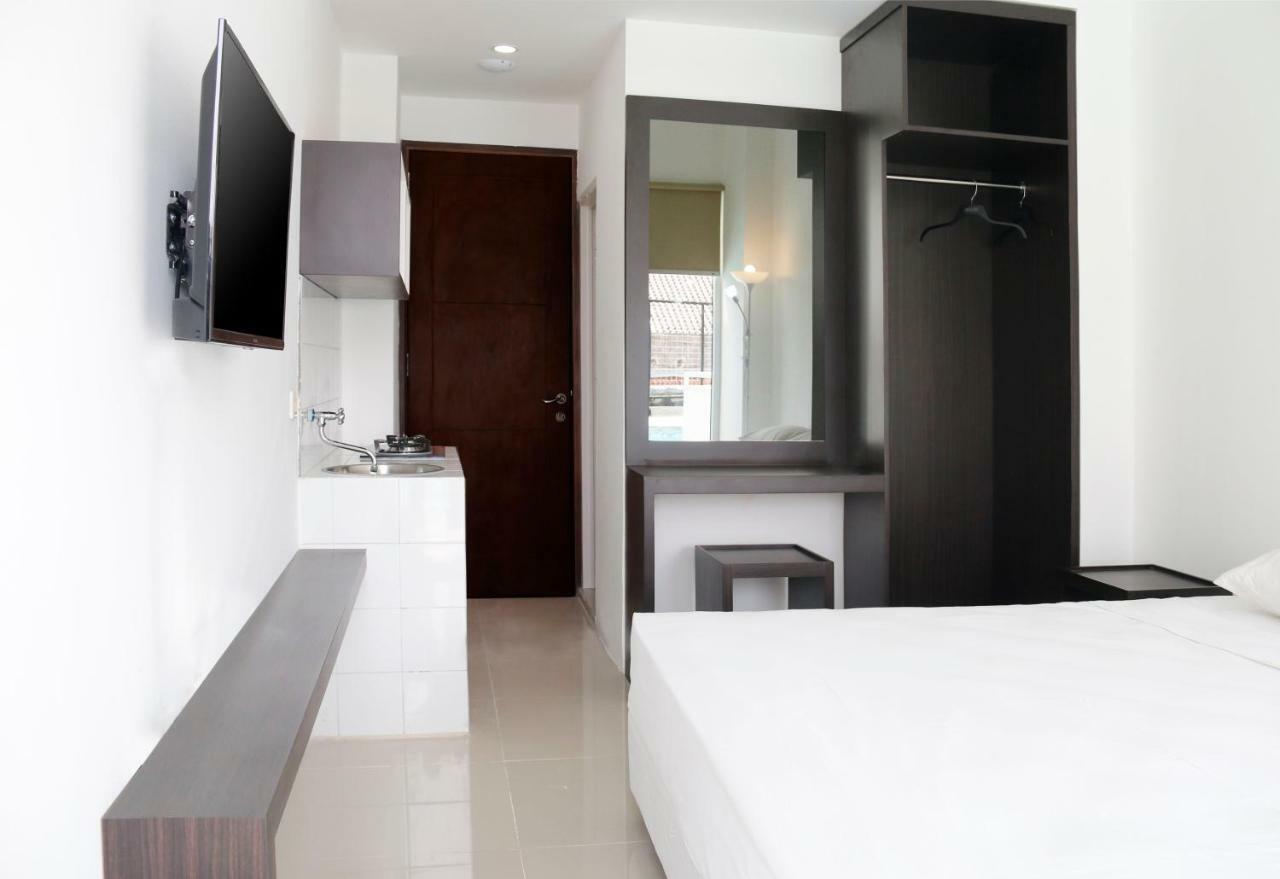 Indoluxe Rent Apartment Maguwo Exterior photo
